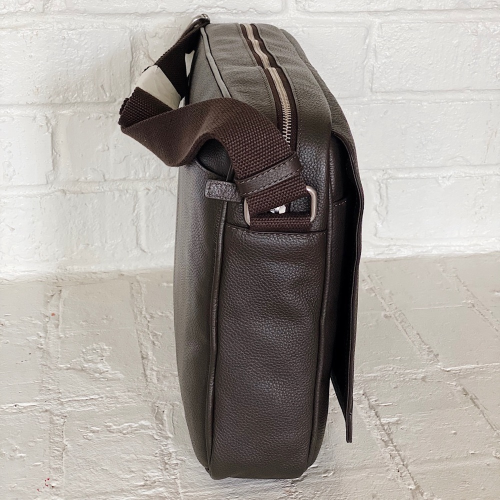 ✨New COLE HAAN Mens Pebble Leather Messenger Bag - Picture 3 of 9